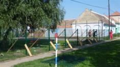 Dětské hřiště za školou